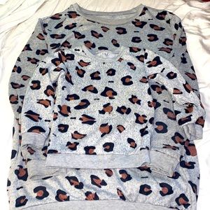 Cute mommy and me matching sweatshirts.